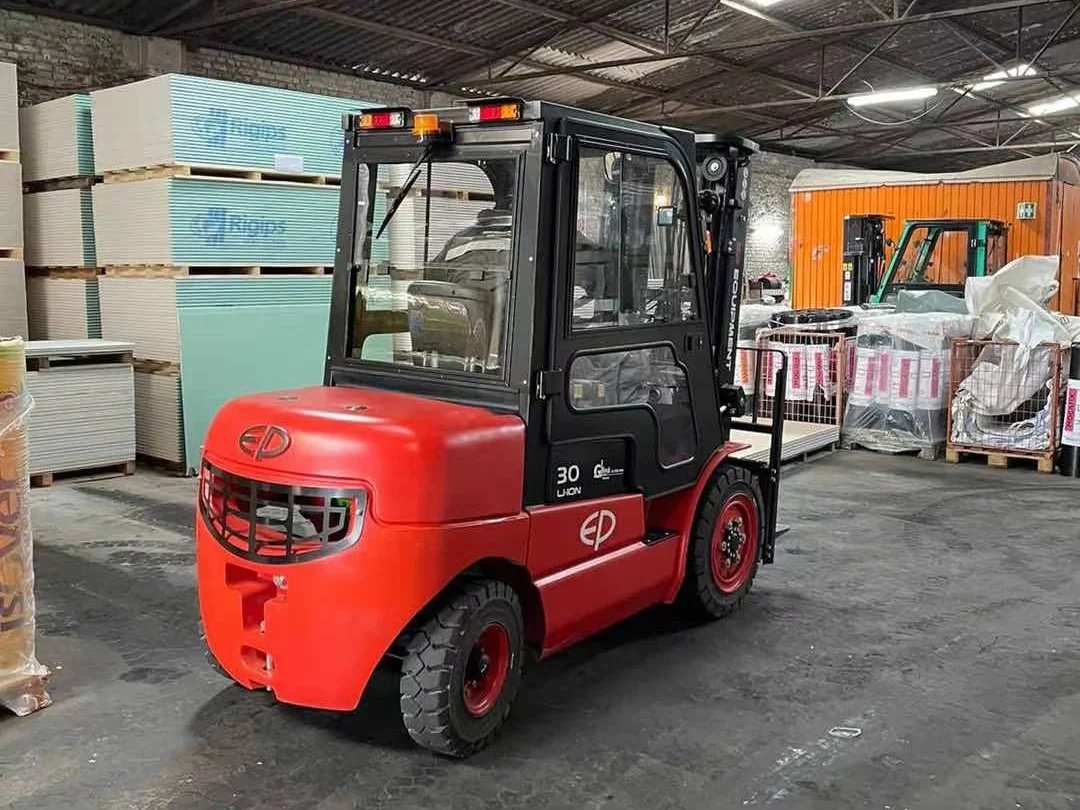 Material handling equipment — ep efl scene2